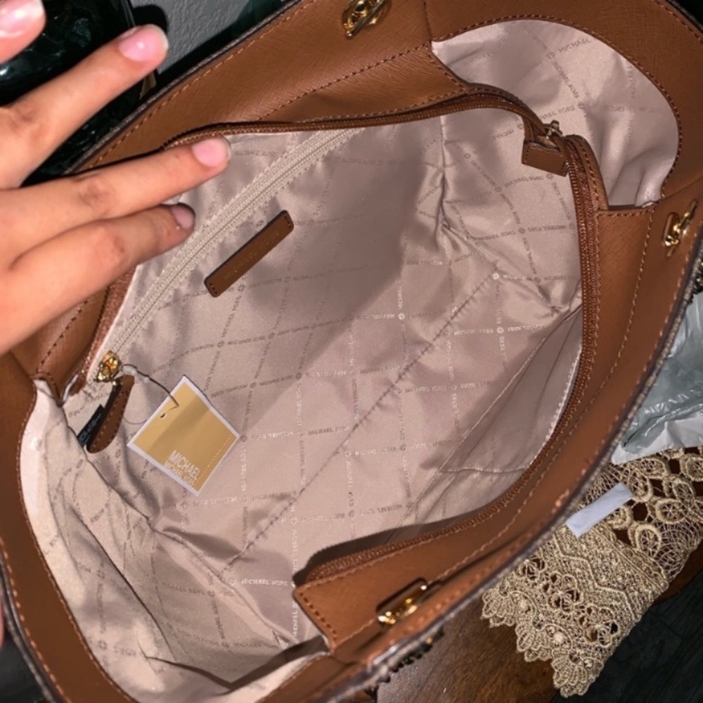 New⭐️  MK Jet set travel large chain shoulder bag - Picture 6 of 6